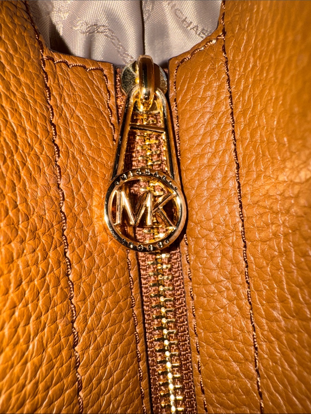 Michael Kors Brooklyn Large Pebbled Leather Shoulder Bag - Picture 10 of 10